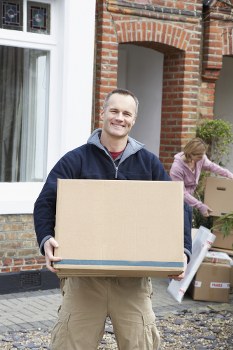 Local man and van moving boxes in Kentishtown